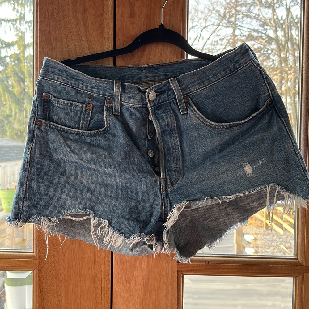 Levi’s shorts 501